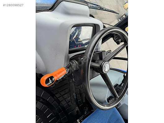 Machinery / Agricultural Machines / Tractors / New Holland / TT4.50