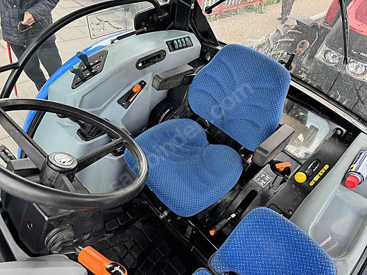 Machinery / Agricultural Machines / Tractors / New Holland / TT4.50