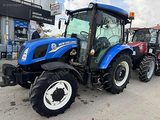 Machinery / Agricultural Machines / Tractors / New Holland / TT4.50