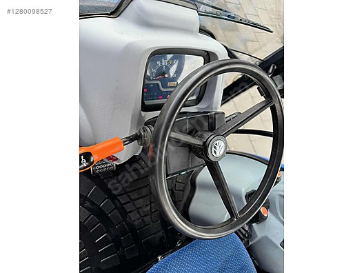 Machinery / Agricultural Machines / Tractors / New Holland / TT4.50