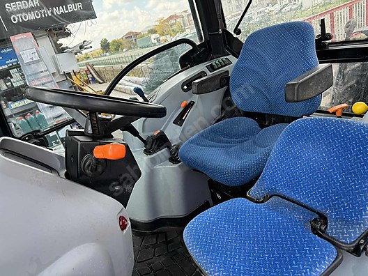 Machinery / Agricultural Machines / Tractors / New Holland / TT4.50