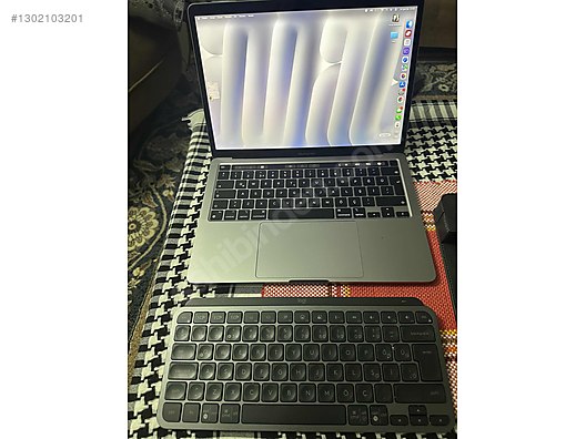 Apple Macbook / Macbook Pro M2 (2022) - 256 GB SSD - 13.3 inç