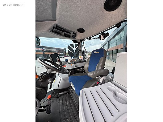 Machinery / Agricultural Machines / Tractors / New Holland / T5.140