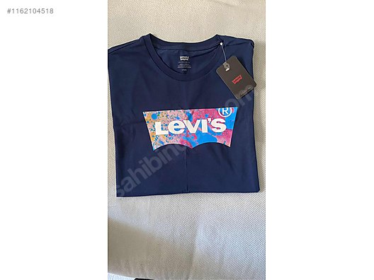 Outfit t shirt levis sale