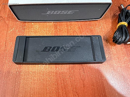 BOSE SOUNDLİNK MİNİ BLUETOOTH HOPARLÖR /ŞARJ STANDI/ ŞARJ ALETİ on