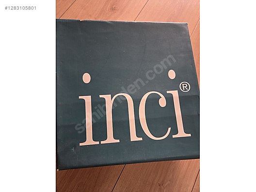 Used & Brand New Items / Clothing & Accessories / Women / Shoes / Boots