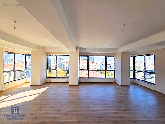 Sahrayıceditte Metro ve E-5 Ekseninde Modern Ofis Alanı 185m2