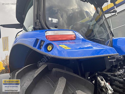 Machinery / Agricultural Machines / Tractors / New Holland / T6.180