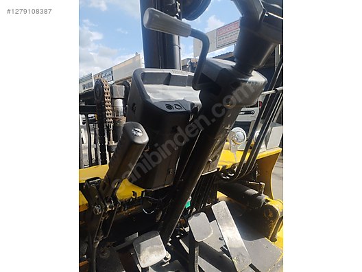 Machinery / Industrial / Carrying & Stacking Equipment / Forklifts / For Sale / Halla