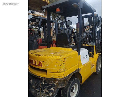 Machinery / Industrial / Carrying & Stacking Equipment / Forklifts / For Sale / Halla