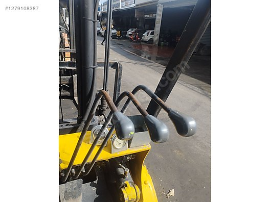 Machinery / Industrial / Carrying & Stacking Equipment / Forklifts / For Sale / Halla