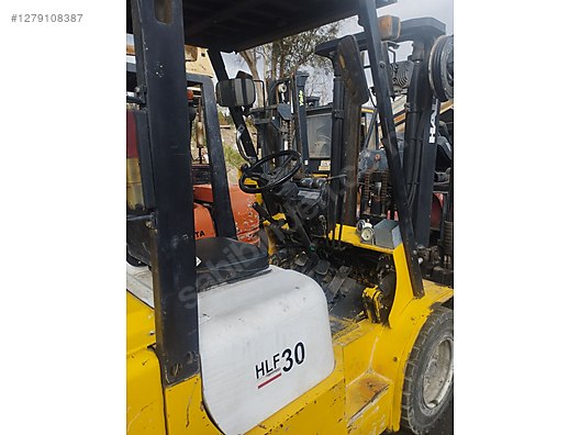 Machinery / Industrial / Carrying & Stacking Equipment / Forklifts / For Sale / Halla