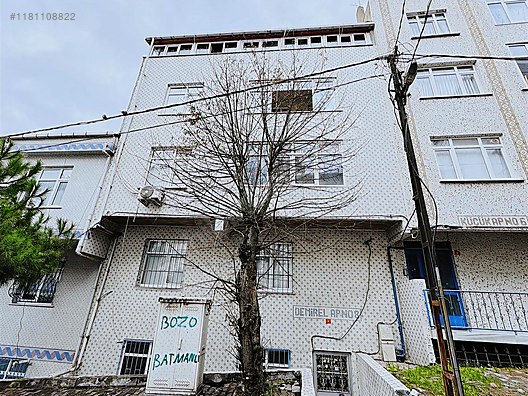 Mahmutbey'de 5 Katlı 5 Daireli 5 Kiracılı Ruhsatlı Satılık Bina #1181108822