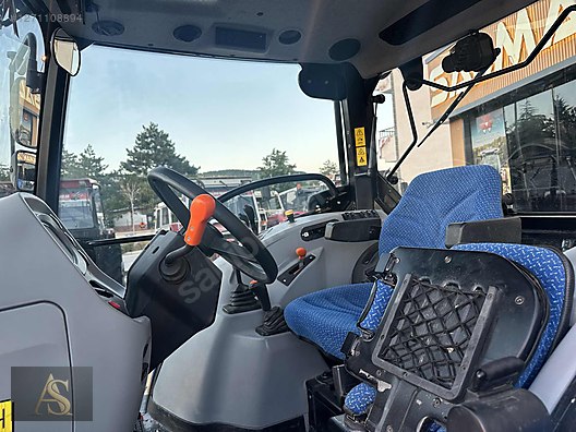 Machinery / Agricultural Machines / Tractors / New Holland / T5.90S