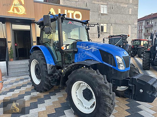 Machinery / Agricultural Machines / Tractors / New Holland / T5.90S