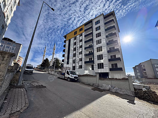 SİVAS EMLAX'TAN ŞEYH ŞAMİL MAHALLESİN DE SATILIK 3+1 DAİRE #1287109860