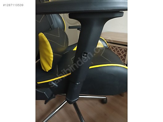 Used & Brand New Items / Gaming & Gamers Exclusive / Gaming Equipment / Gaming Chair