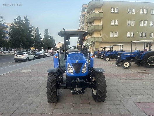 Machinery / Agricultural Machines / Tractors / New Holland / T4.60S