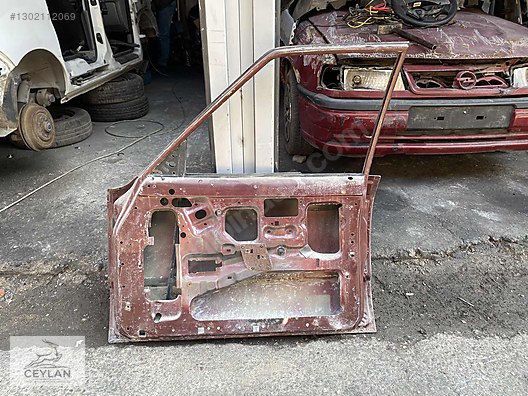 FORD TAUNUS SAĞ ÖN KAPI görseli 5