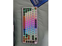 oyuncu ekipmanlari monitör, mouse, klavye