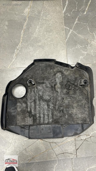 BMW 3 Serisi Motor Kapağı