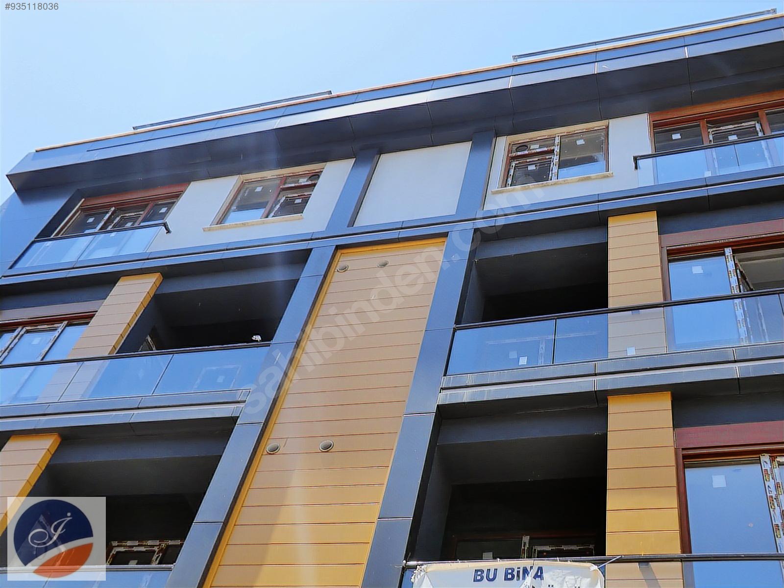 ÜSKÜDAR AZİZ MAHMUT HÜDAİDE BOĞAZ MANZARALI SIFIR TERASLI DUBLEX