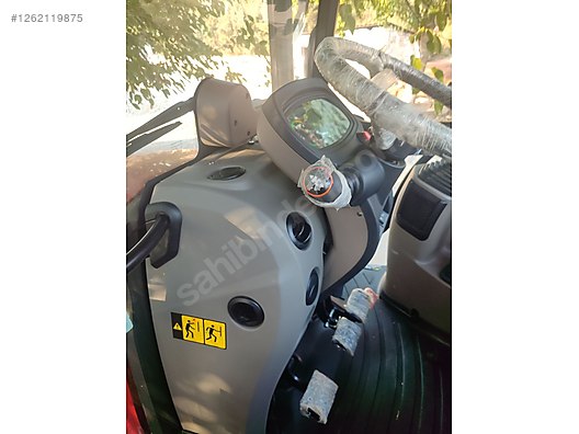 Machinery / Agricultural Machines / Tractors / Case IH / JX80C