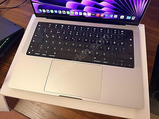 Used & Brand New Items / Computers / Laptops & Notebooks / Laptops / Apple Macbook