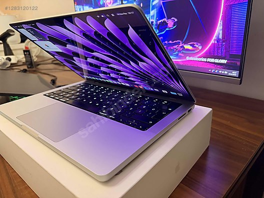 Used & Brand New Items / Computers / Laptops & Notebooks / Laptops / Apple Macbook