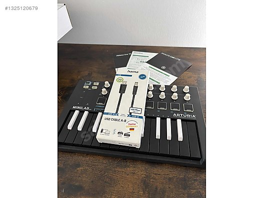 Arturia MiniLab MK2 MIDI Klavye - İkinci El Arturia MIDI Klavye