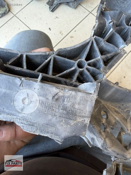 Mercedes C Tampon Braketi (Ön)