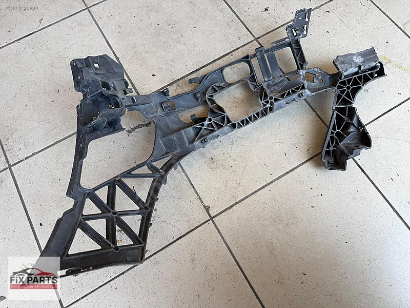 Mercedes C Tampon Braketi (Ön)
