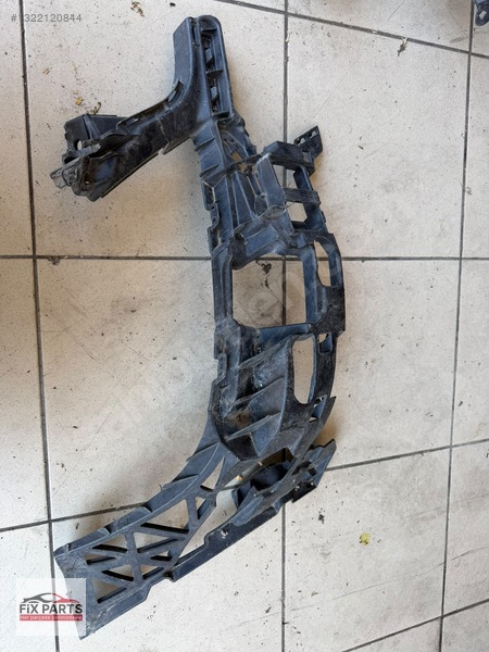 Mercedes C Tampon Braketi (Ön)