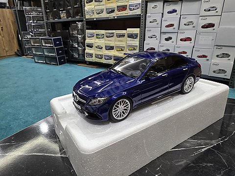 1:18 GT Spırıt - Mercedes Benz C63 AMG Sıfır kutulu ürün. at