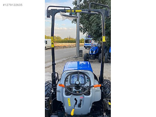 Machinery / Agricultural Machines / Tractors / New Holland / T3.70B