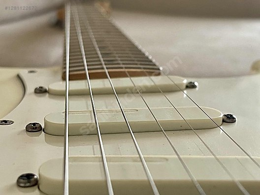 İkinci El ve Sıfır Alışveriş / Müzik / Müzik Aletleri / Telli Çalgılar / Gitar / Elektro