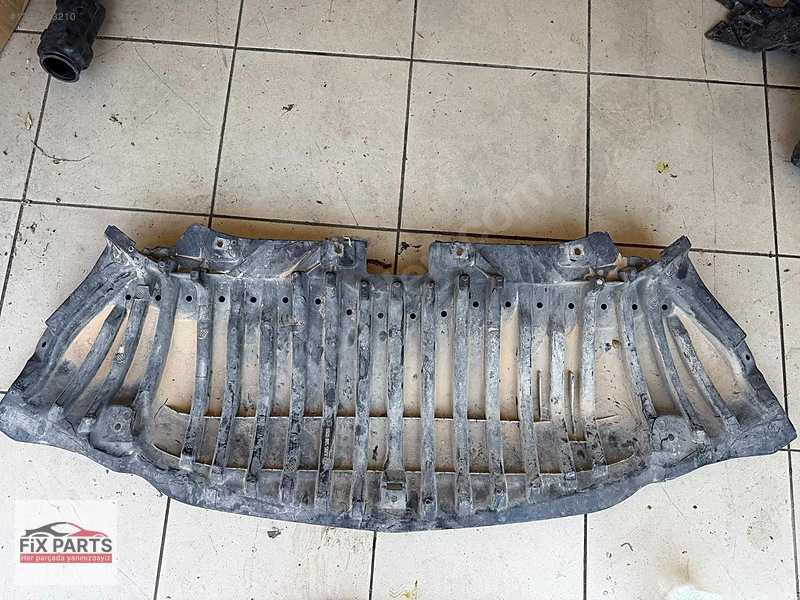 Mercedes C Motor Alt Muhafaza