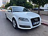 Beyaz Audi A3 Manuel