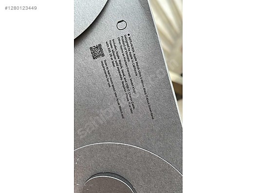 Apple Watch Ultra 3 - Titanyum Titanyum Kasa 49 mm Siyah Kordon