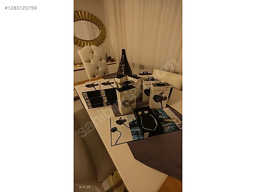 Used & Brand New Items / Cell Phones & Accessories / Accessories / Bluetooth Headphones