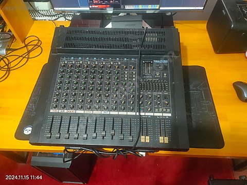 Roland PA400アナログパワードミキサー 10チャンネル中古