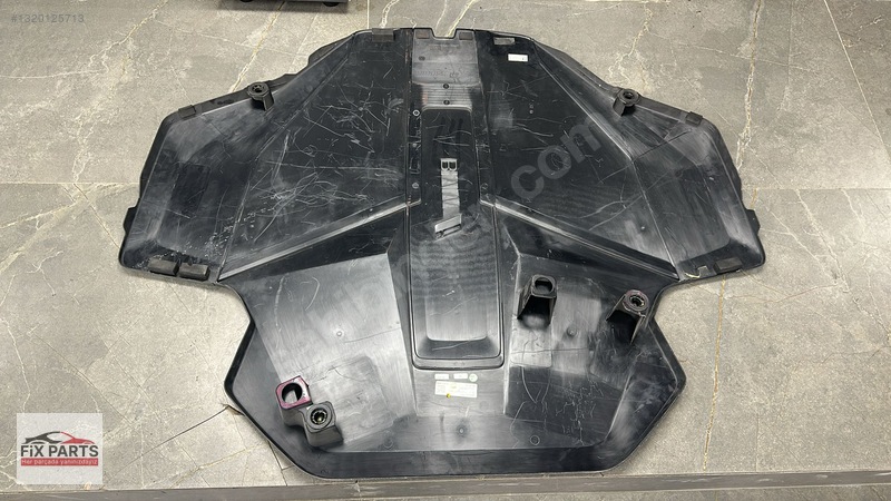 BMW X1 Motor Kapağı