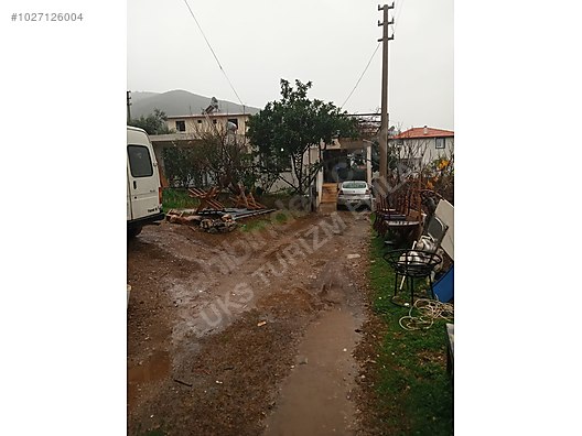 ESENKÖY BADEMLİ�DE 2 KATLI EV BULUNAN 916 m2 SATILIK TARLA Satılık