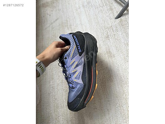 Used & Brand New Items / Clothing & Accessories / Women / Shoes / Sneakers