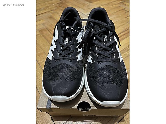 Used & Brand New Items / Sports / Athletics / Running / Shoes