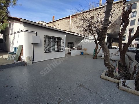 ŞEHRİN ORTASINDA VİLLA TARZINDA MÜSTAKİL EV 2+1