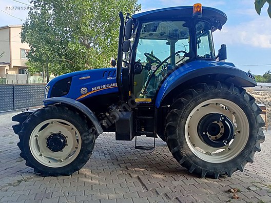 Machinery / Agricultural Machines / Tractors / New Holland / TR5.100