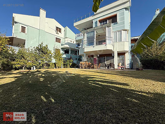 KARSLILARDA SİTE İÇİ GÖL MANZARALI ŞEHRİN MERKEZİNDE 5+2 VİLLA #1287128798