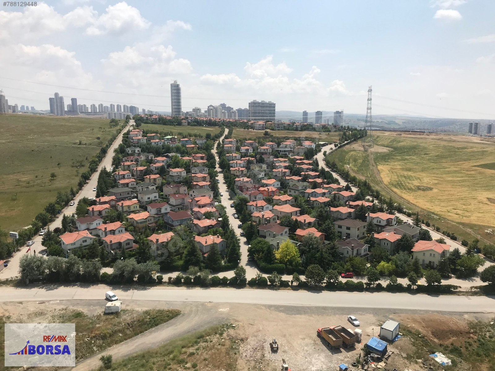 Emlak Ofisinden 4+2, 250 m² Satılık Villa 600.000 TL�ye