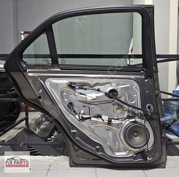 Mercedes E Kapı